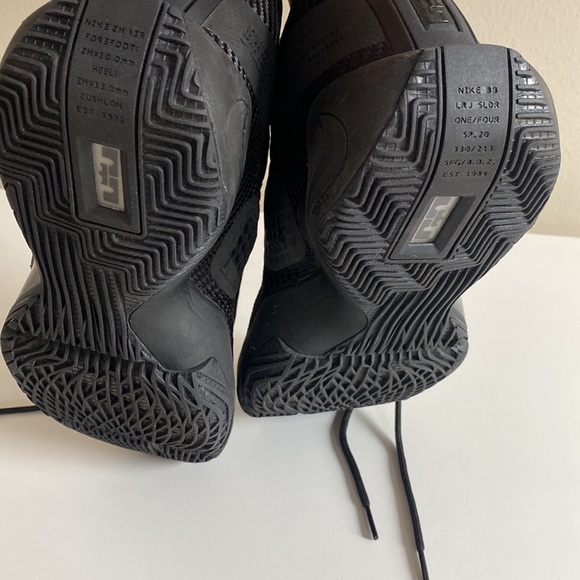 LeBron Soldier 14 Sneakers - Picture 5 of 8